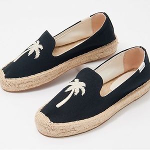 Hibiscus palm espadrille flats in black size 5